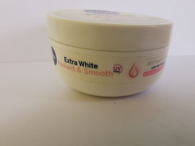 Nivea Extra White Radiant & Smooth Cream review photo by meumeu
