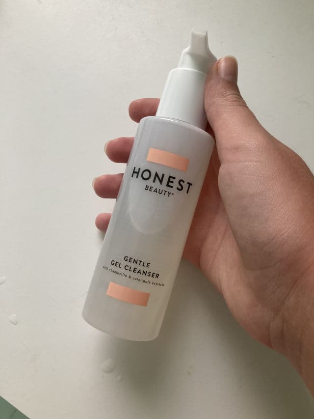 Honest Beauty Gentle Gel Cleanser review photo by microbe
