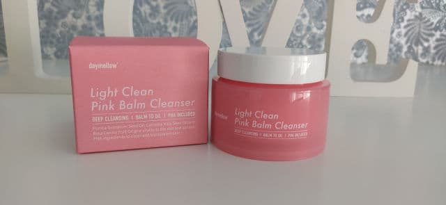 DAYMELLOW Light Clean Pink Balm Cleanser review photo by mjmaquillaje12
