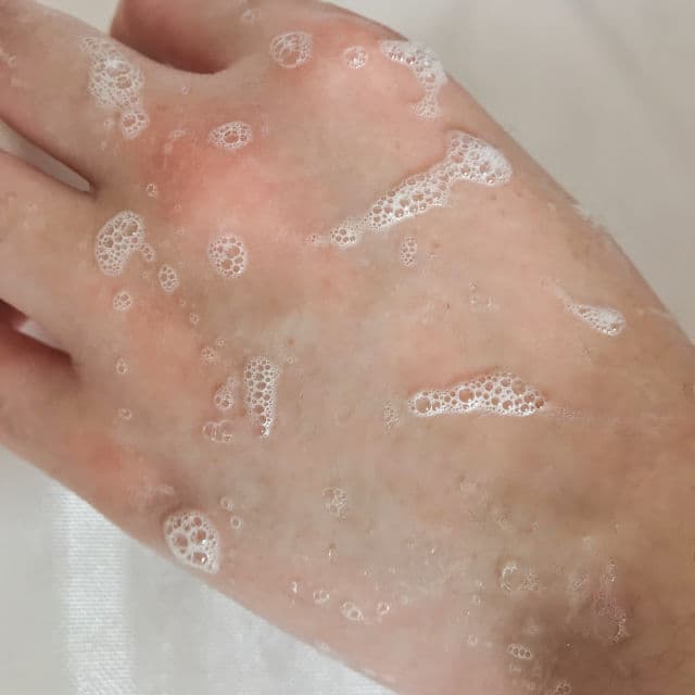Rovectin Skin Essentials Conditioning Cleanser review photo by moellyc