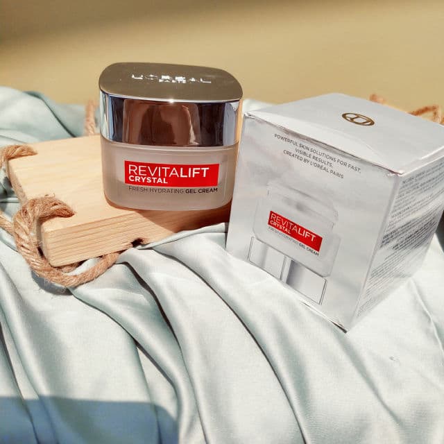 L'Oreal Paris Revitalift Crystal Fresh Hydrating Gel Cream review photo by musthikaaa