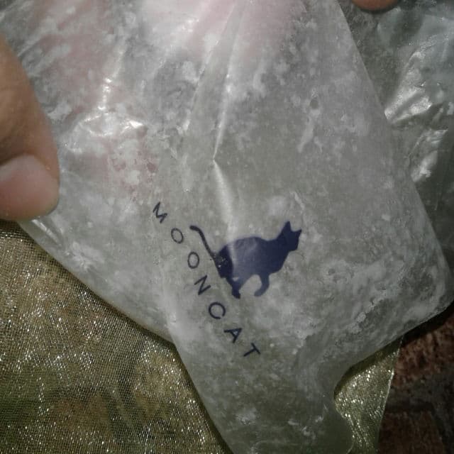 ALWAYS BE PURE Mooncat Sweet Pea Soap review photo by mybeautyskin