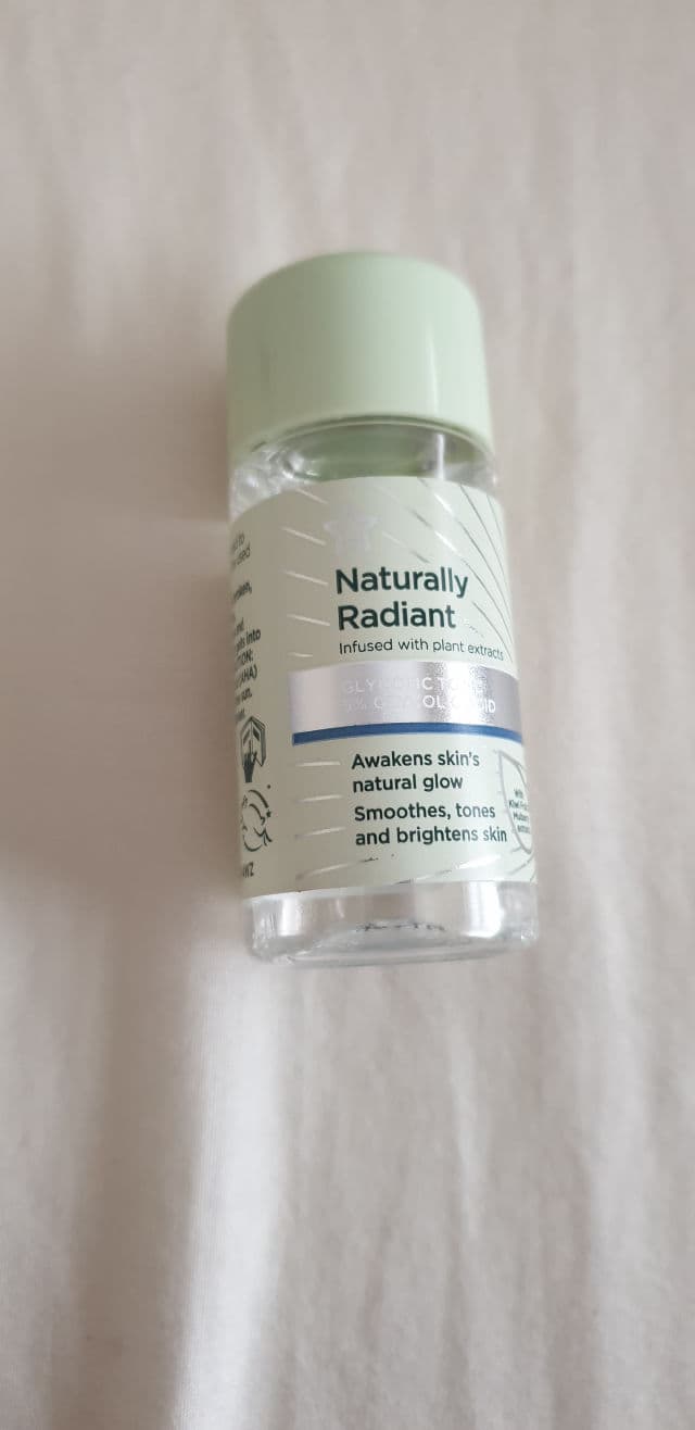 Superdrug Natural Radiant Glycolic Tonic review photo by meandmyskin7