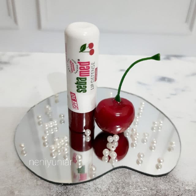 Sebamed Lip Defense Cherry SPF review photo by neniyuniar20