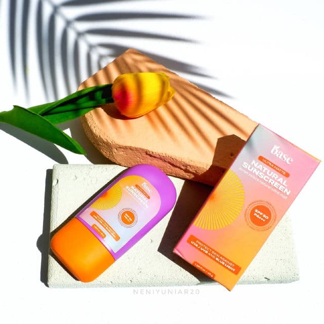 Base Ultra Matte Natural Sunscreen SPF 50 PA+++ review photo by neniyuniar20