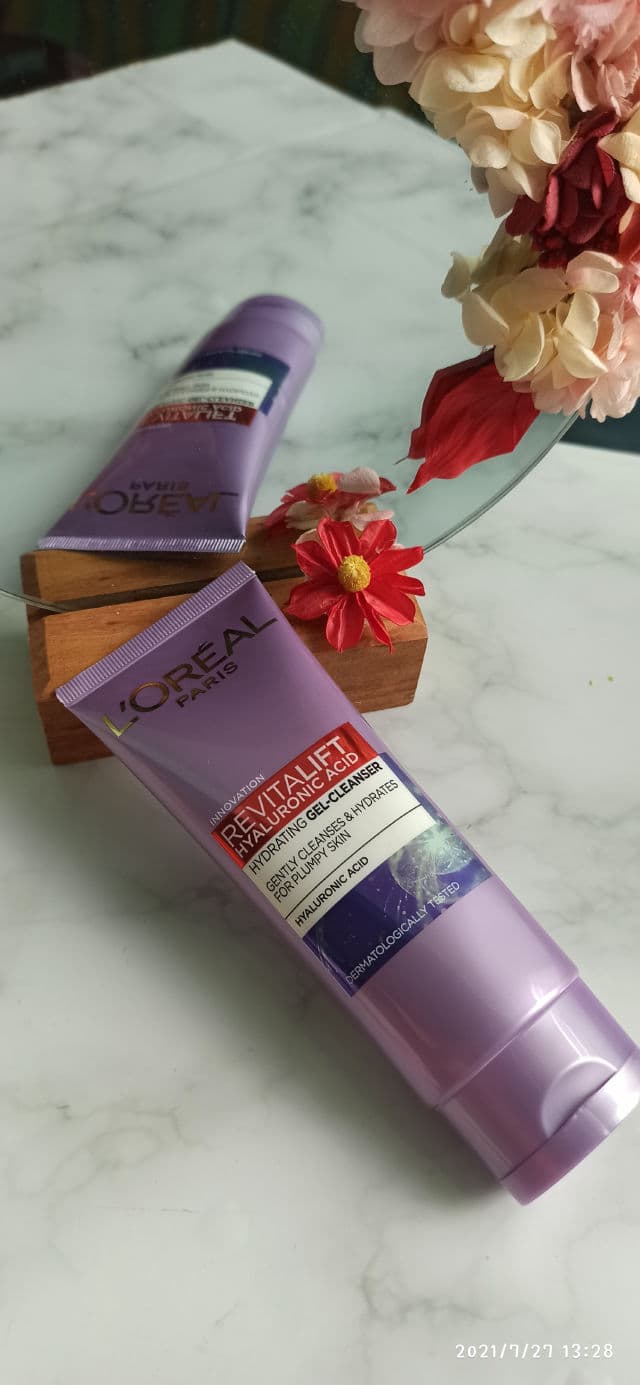 L'Oreal Paris Revitalif Hyaluronic Acid Hydrating Gel Cleanser review photo by nitaboniet