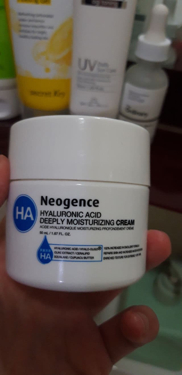 Neogence Hyaluronic Acid Deeply Moisturizing Cream review photo by Nomiinnooo