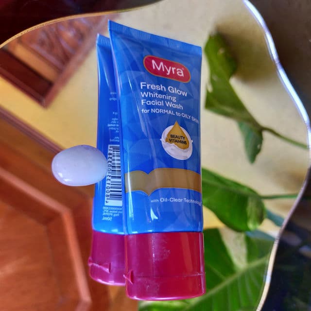 Myra Fresh Glow Whitening Facial Wash review photo by nuTELLA