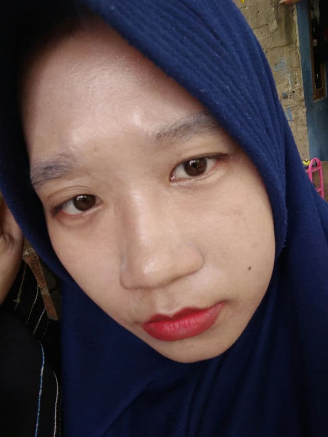 Wardah White Secret Exfoliating Scrub review photo by nuraenyf