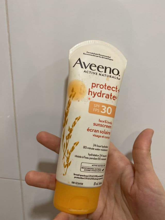 Aveeno Protect + Hydrate Lotion Sunscreen with Broad Spectrum SPF 30 review photo by nurg