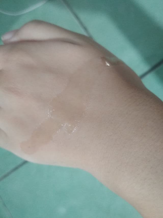 Nivea Soothing Cleansing Oil for Sensitive Skin review photo by skinnusa