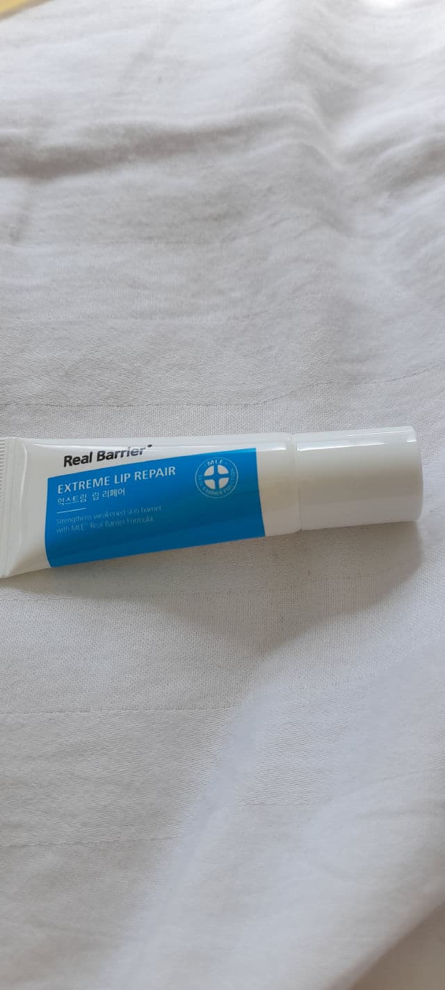Real Barrier Extreme Moisture Lip Balm review photo by ohmylia