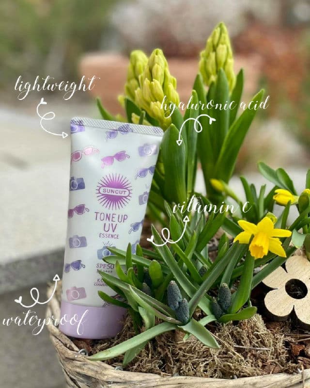 Kose Suncut Tone Up UV Essence SPF50+ PA++++ review photo by ohyouglowro