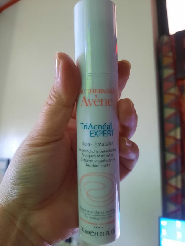 Avene TriAcnéal Expert Emulsion review photo by oilyskinguru