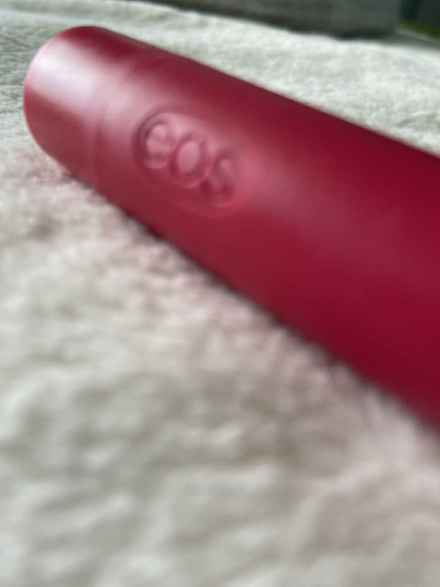 Eos Pomegranate Raspberry Lip Balm  review photo by pasteltulips
