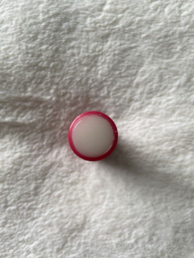 Eos Pomegranate Raspberry Lip Balm  review photo by pasteltulips