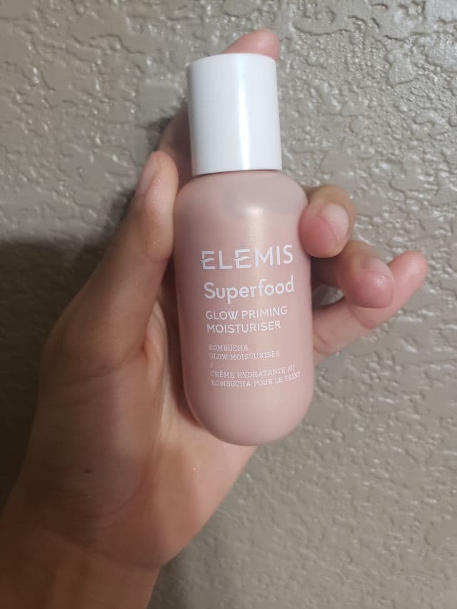 Elemis Superfood Glow Priming Moisturiser review photo by pickyglamqueen