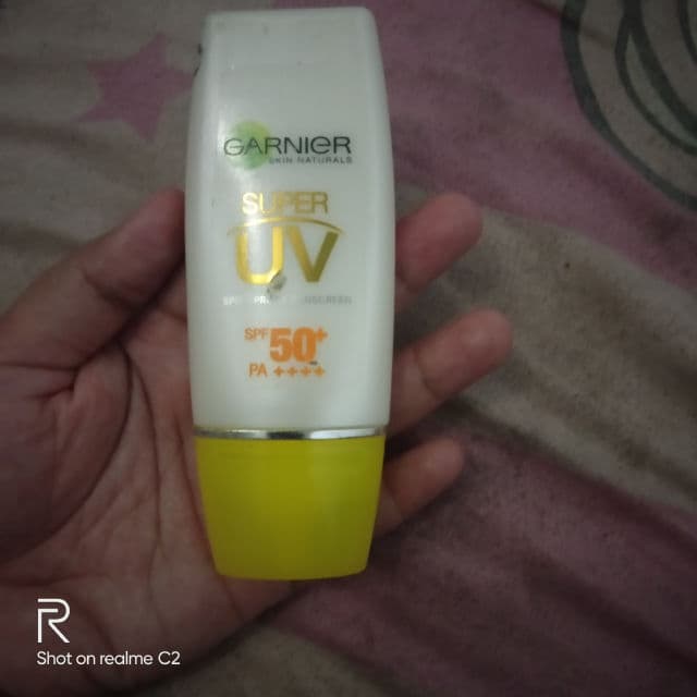 Garnier Light Complete Super UV Natural SPF 50 review photo by pickyfita