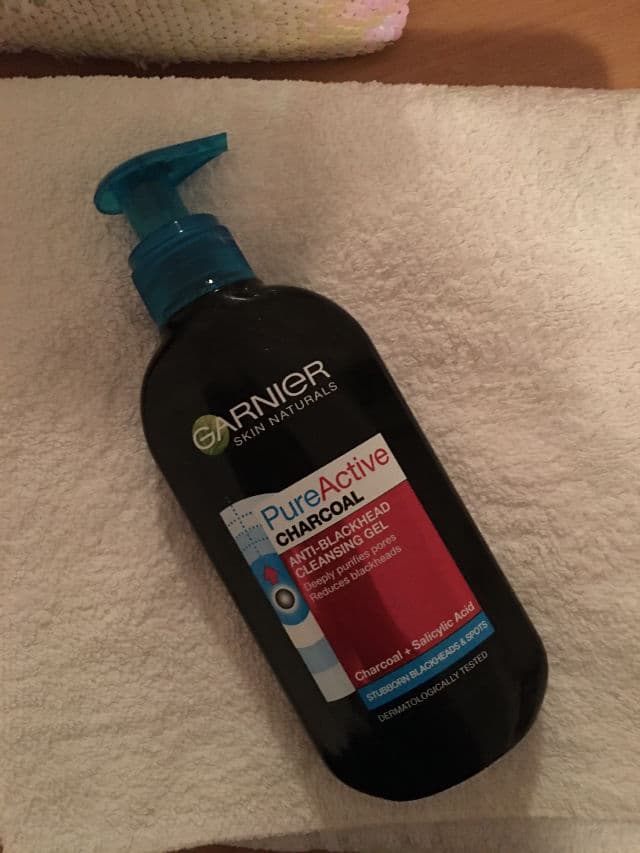 Garnier PureActive Charcoal Anti-Blackhead Cleansing Gel review photo by pinkbarbie