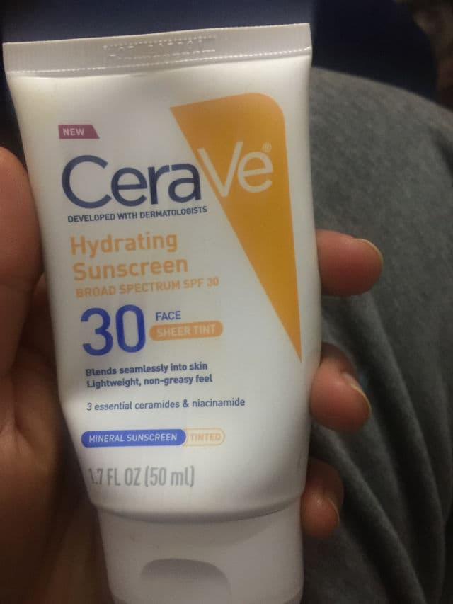 CeraVe Hydrating Sunscreen Broad Spectrum SPF 30 Face Sheer Tint review photo by pratistha