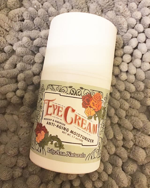 LilyAna Naturals Eye Cream Moisturizer review photo by priscilafed