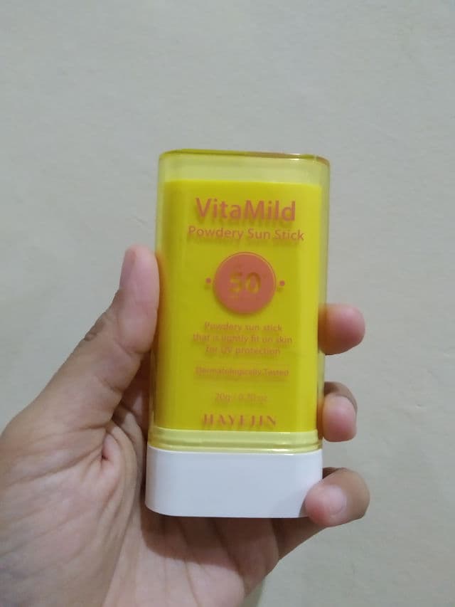 HAYEJIN VitaMild Powdery Sun Stick SPF50+ PA++++ review photo by rangermerah