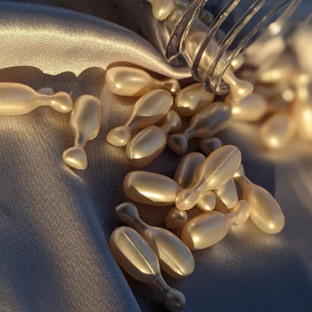 RoC Retinol Correxion Line Smoothing Night Serum Capsules review photo by reneeshacie