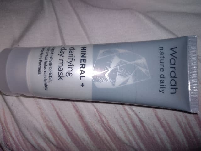Wardah Nature Daily Mineral+ Clarifying Clay Mask review photo by rezzakania