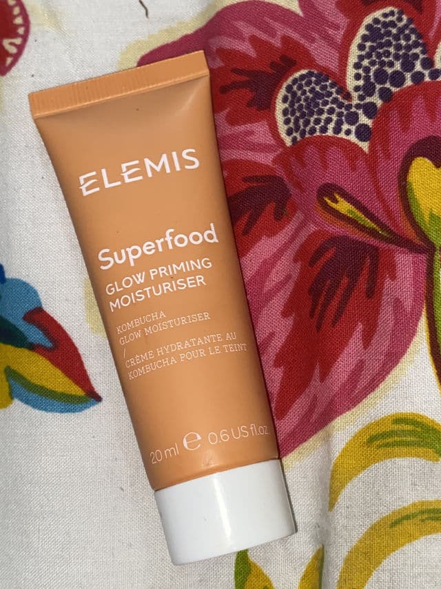 Elemis Superfood Glow Priming Moisturiser review photo by ricoskin