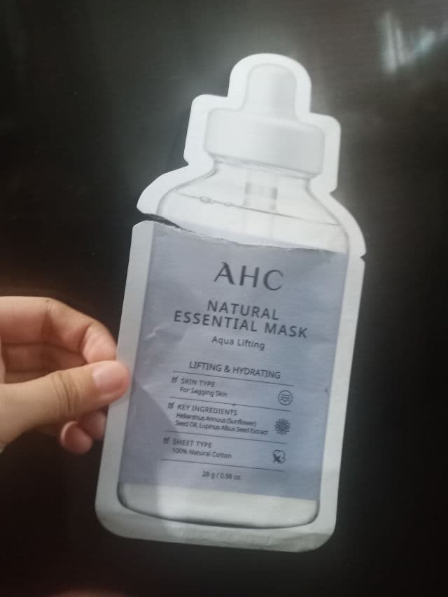 AHC Natural Essential Mask Aqua Brightening review photo by Unnily