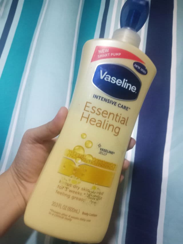 Vaseline Intensive Care™ Essential Healing Lotion review photo by Unnily