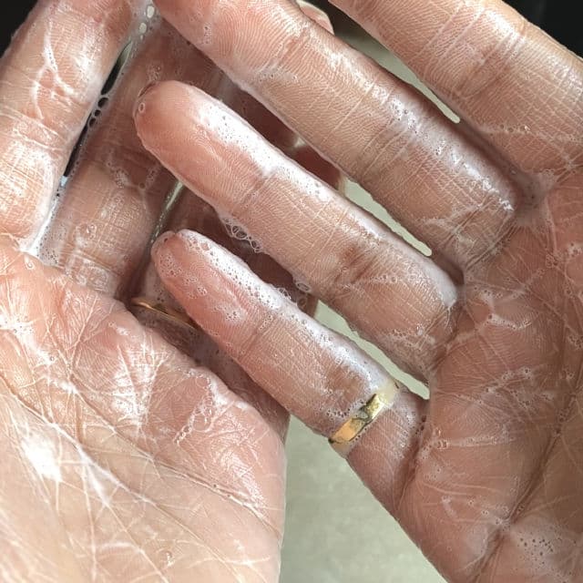 PURITO Defence Barrier pH Cleanser review photo by riyaarolkar