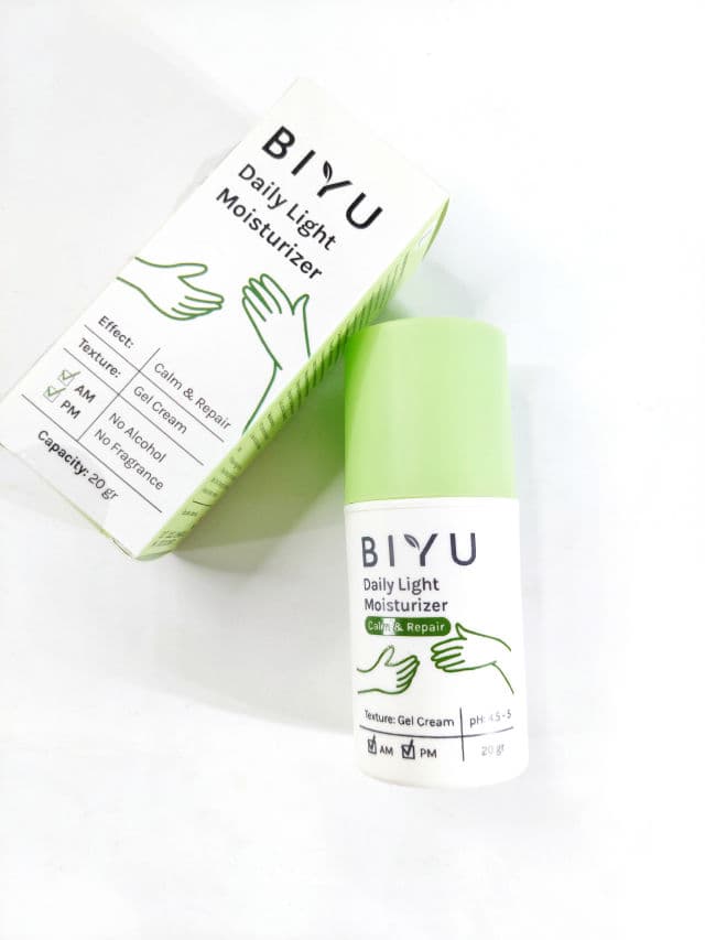 Biyu Daily Light Moisturizer review photo by roza