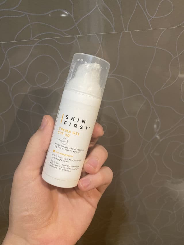 SKIN FIRST Crema Gel SPF 50 review photo by santimoon