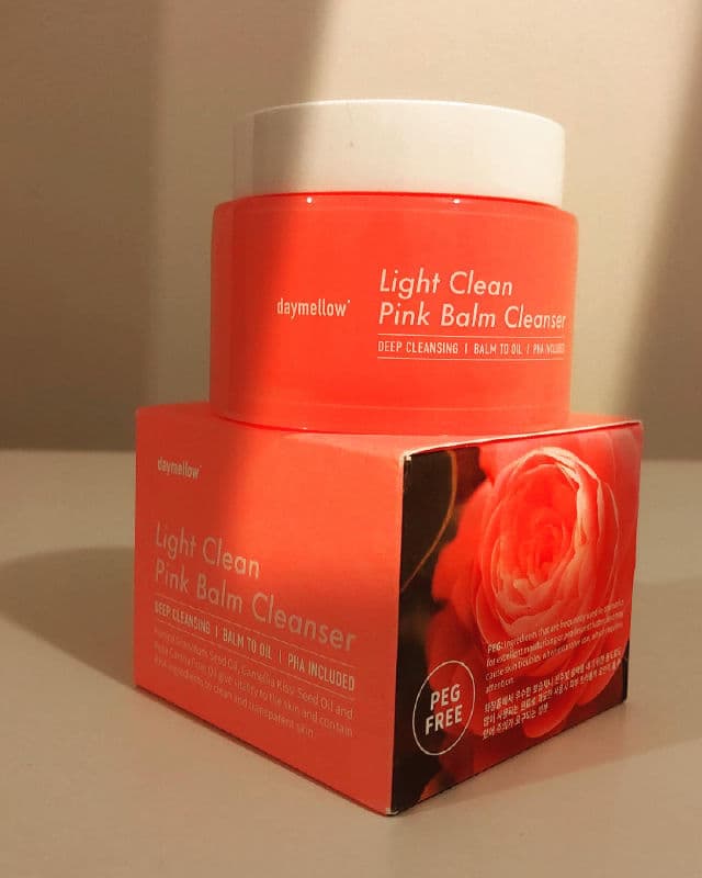 DAYMELLOW Light Clean Pink Balm Cleanser review photo by sesshin