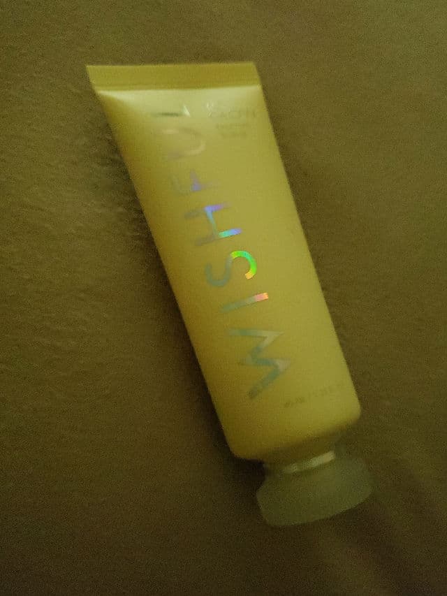 Wishful Yo Glow Facial Enzyme Scrub review photo by shalimarakalal