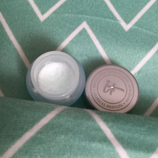 It Cosmetics Bye Bye Under Eye Eye Cream™ review photo by shamiza