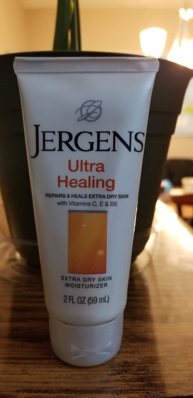 Jergens Ultra Healing Extra Dry Skin Moisturizer review photo by skincarebysheena