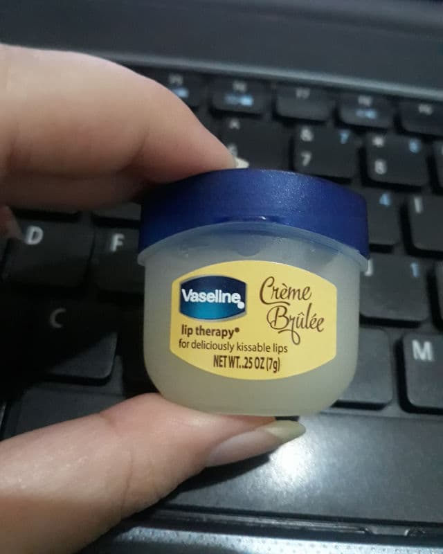 Vaseline Creme Brulee Lip Therapy review photo by shellaemnl
