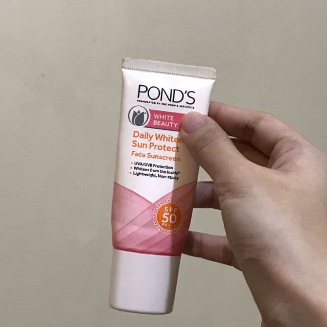 Pond's White Beauty Daily Whitening Sun Protect review photo by shoppingsavvysisters