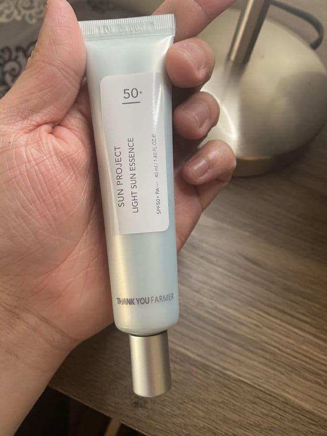 THANK YOU FARMER Sun Project Light Sun Essence SPF50+ PA+++ review photo by skasiantusiast