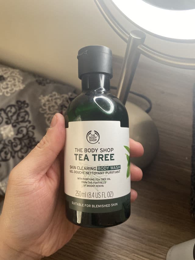 The Body Shop Tea Tree Skin Clearing Body Wash review photo by skasiantusiast