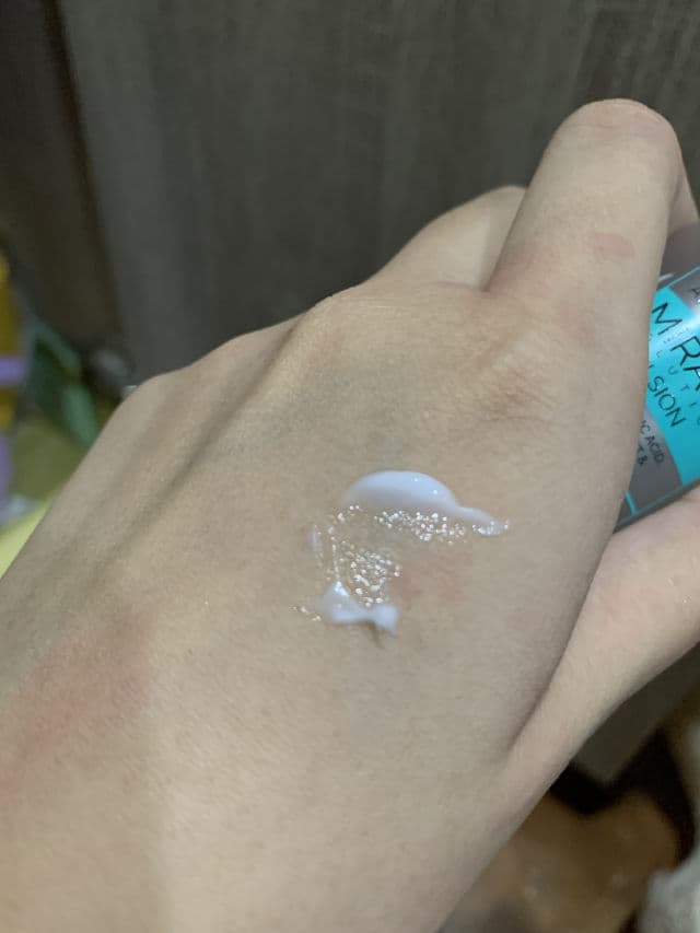 Luxe Organix AHA BHA Miracle Emulsion review photo by skincarebychin