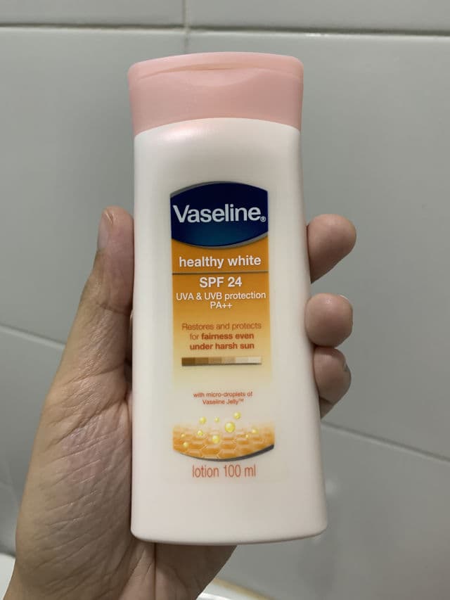 Vaseline Healthy White SPF 24 review photo by skincarebychin