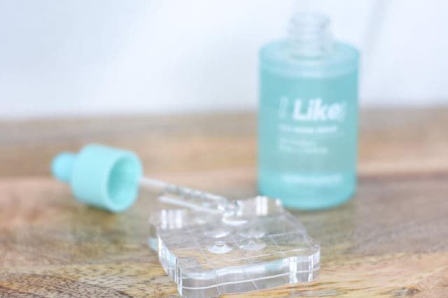 Audrey & Young I Like Cica Microbiome Serum review photo by skincareinhawaii