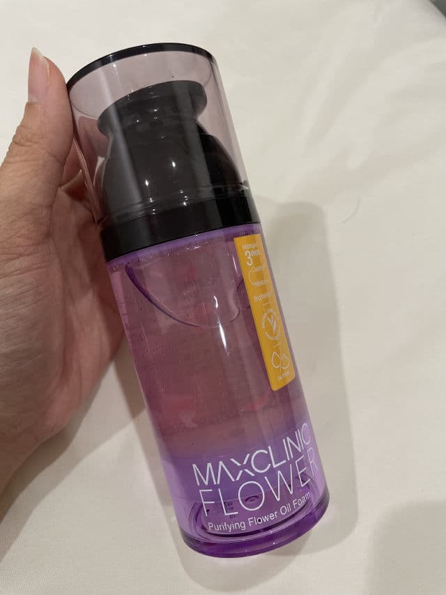 Maxclinic Purifying Flower Oil Foam review photo by skincarenobs