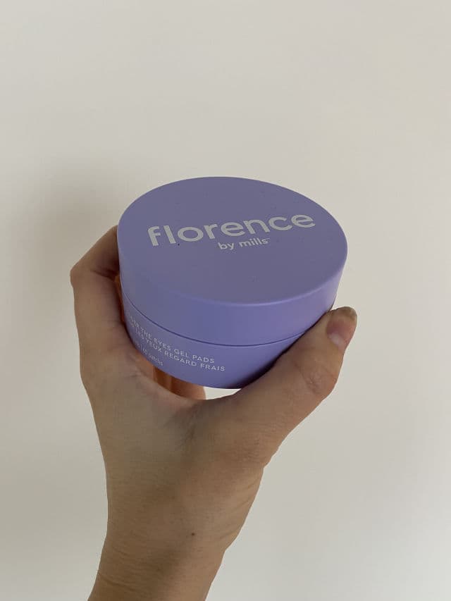 florence by mills Swimming Under The Eyes Gal Pads review photo by skincareofb