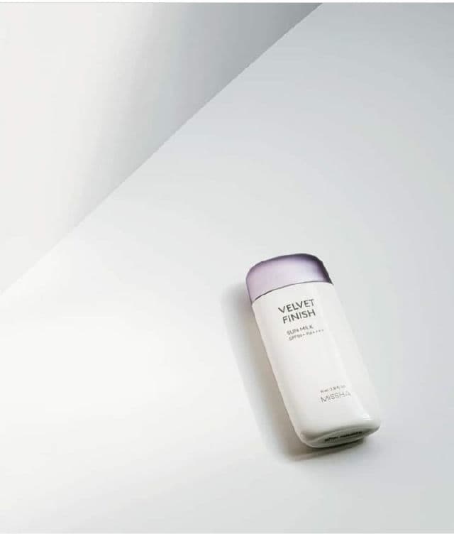 MISSHA Velvet Finish Sun Milk SPF50+ PA++++ review photo by skincarewithdi