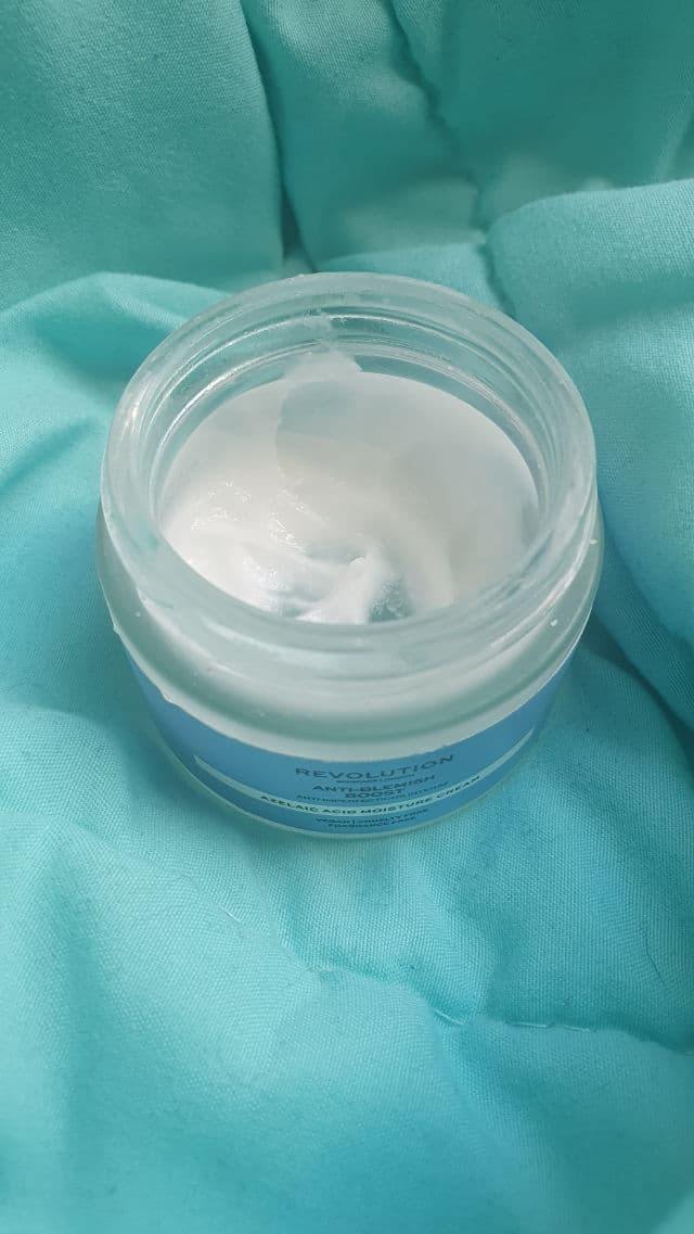 Revolution Beauty Anti Blemish Boost Cream with Azelaic Acid review photo by skinference