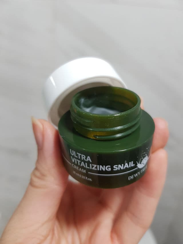 DEWYTREE Ultra Vitalizing Snail Cream review photo by SansLittleWorld